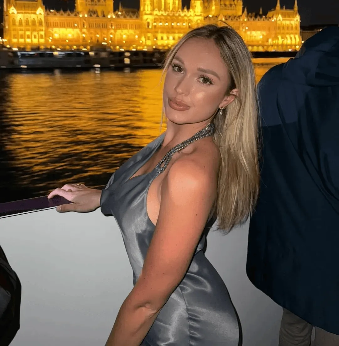 爱游戏游戏平台-普斯卡什曾孙女是模特兼网红，社媒晒美照收获不少粉丝好评